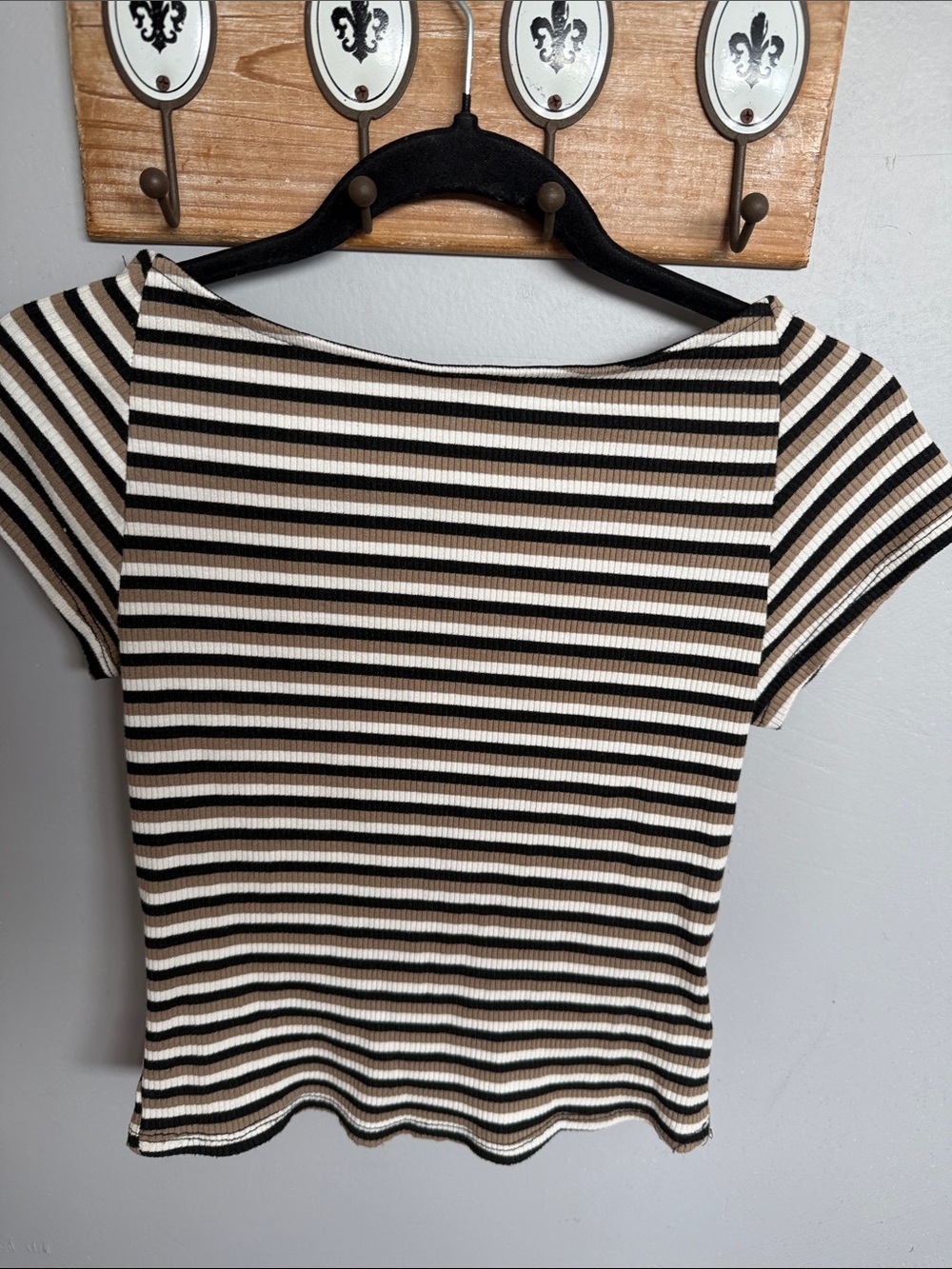 UO Tee w/Scoop Back